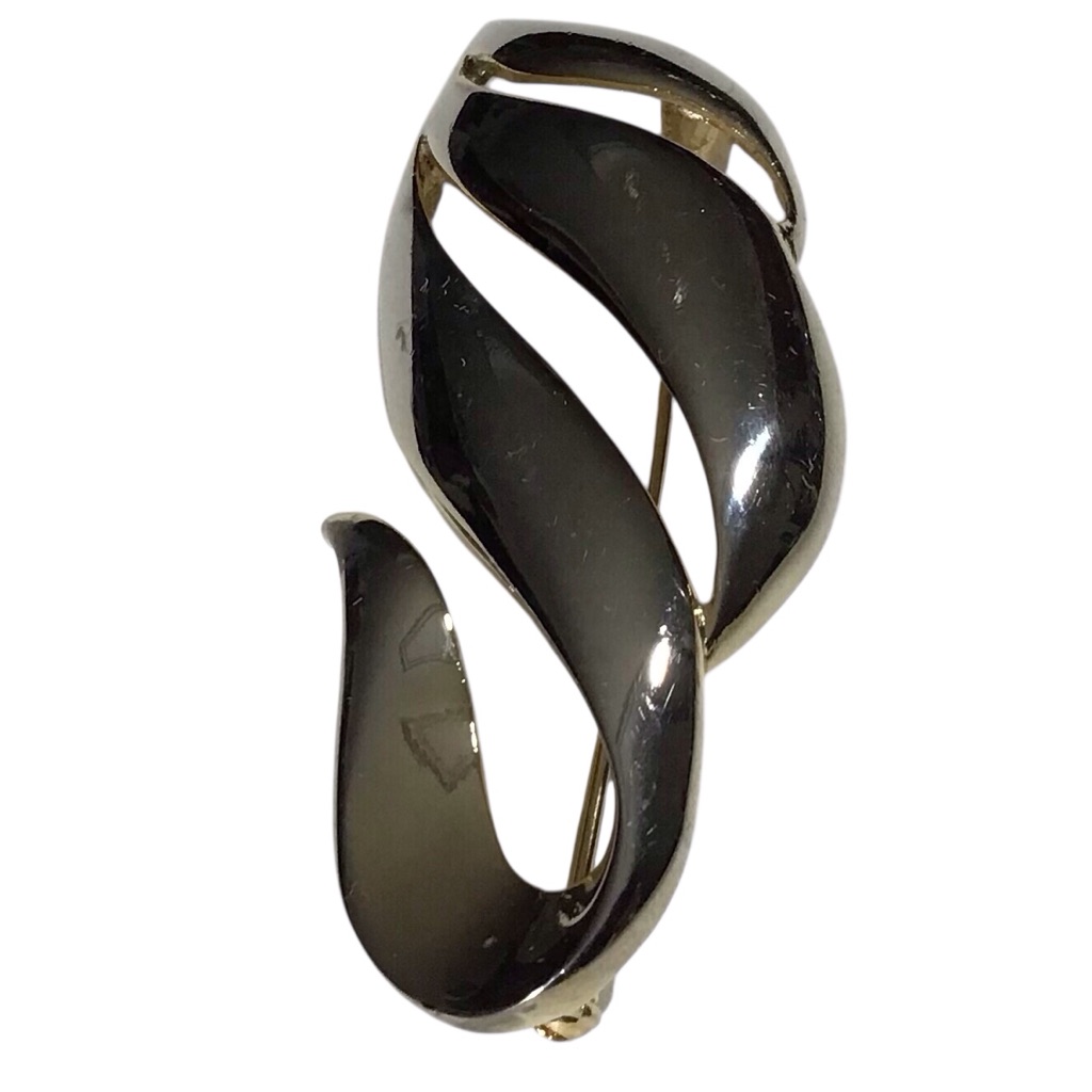 M Jent Swirl Brooch Silver Tone